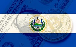 Người dân Salvador bán đô la Mỹ để mua Bitcoin