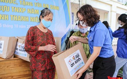 Thành đoàn Hà Nội tổ chức khám bệnh, tặng túi an sinh cho các gia đình cựu Thanh niên xung phong