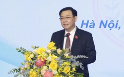 Chủ tịch Quốc hội Vương Đình Huệ dự khai giảng tại Trường Đại học Y Hà Nội