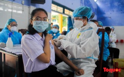 Thừa Thiên Huế: Tiêm phủ mũi 1 vaccine phòng COVID-19 để học sinh cấp 2, 3 đi học trở lại trước ngày 15/12