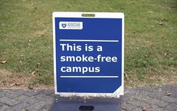 Tiến tới một xã hội sạch khói thuốc, New Zealand bàn lệnh cấm đối với thanh thiếu niên