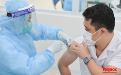 Chính thức tiêm những mũi vắc xin COVID-19 của AstraZeneca tại Việt Nam