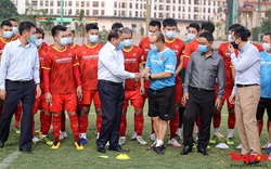 Bộ trưởng Nguyễn Văn Hùng chúc mừng thành tích xuất sắc của Đội tuyển bóng đá nam quốc gia tại Vòng 2 loại World Cup 