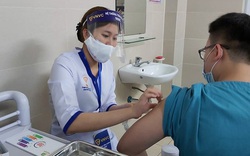 Người dân Hà Nội sẽ được tiêm 2 mũi vaccine COVID-19 cùng loại