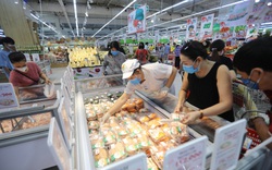 Hà Nội: Hàng hóa đầy ắp siêu thị, chưa xuất hiện tình trạng tăng giá