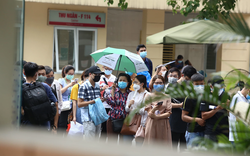 Bí thư Hà Nội chỉ đạo chấn chỉnh ngay tình trạng chen lấn tiêm vắc xin COVID-19 tại Bệnh viện E