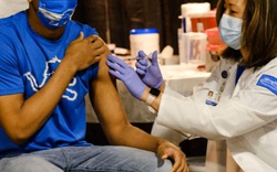 Hãng Pfizer hối thúc tiêm mũi vaccine thứ 3 trước lo ngại biến thể Delta