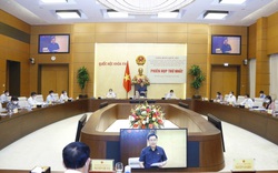 Chủ tịch Quốc hội Vương Đình Huệ chủ trì phiên họp về chiến lược xây dựng và hoàn thiện Nhà nước pháp quyền