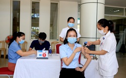 Thừa Thiên Huế: Phấn đấu 92% người từ 18 tuổi trở lên được tiêm vaccine trong năm 2021