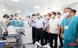 Thủ tướng thị sát Bệnh viện dã chiến điều trị COVID-19 hiện đại nhất Hà Nội