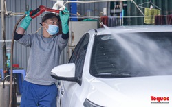 Rửa xe ngày Tết: Dịch vụ kiếm tiền triệu mỗi ngày