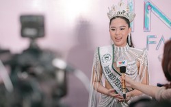 Bella Vũ khoe trình độ song ngữ khi làm phiên dịch cho các Hoa hậu quốc tế