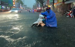 Lần đầu chứng kiến Đà Nẵng “mưa khủng khiếp” như thế