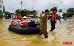 Thủ tướng yêu cầu ổn định đời sống người dân vùng bão lũ, chủ động ứng phó với những đợt thiên tai mới