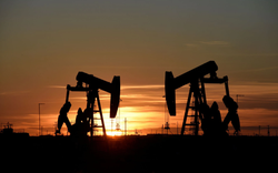 Giá dầu có thể chạm mốc 150 USD/thùng vào năm tới