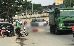 Hà Nội: Va chạm với xe vệ sinh môi trường, người phụ nữ tử vong