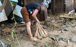 Trắng đêm dọn bùn đất, khắc phục hậu quả trận lũ quét kinh hoàng nhất 20 năm qua ở Nghệ An