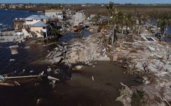 Hậu siêu bão Ian: Nước Mỹ thiệt hại nặng về người và của