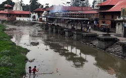 Cư dân thành phố nghèo nhất Nam Á đang chịu hậu quả nặng nề của lũ lụt