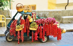 'Ngôi làng đẹp nhất' nước Ý chứa sản vật đặc biệt, thử ăn một lần nhớ mãi không quên