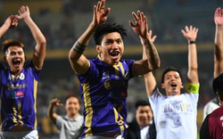 Cầu thủ Hà Nội FC hạnh phúc ngày vô địch V.League 2022 sớm 1 vòng đấu