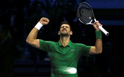 Djokovic nối dài mạch thắng trước Tsitsipas, khởi đầu thuận lợi ở ATP Finals