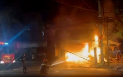 Đồng Nai: Lửa bao trùm tiệm sửa xe, cảnh sát kịp thời khống chế cháy lan 