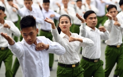 Chùm ảnh: Mãn nhãn trước màn đồng diễn võ thuật, trống hội và biểu diễn mô tô của hơn 1000 sinh viên Học viện cảnh sát