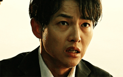 Phim mới của Song Joong Ki có tỷ suất người xem chạm đỉnh, phá vỡ loạt kỷ lục đài JTBC