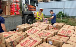Hà Nội: Phát hiện 40.000 gói xúc xích, bánh quy không rõ nguồn gốc xuất xứ