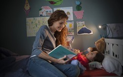 4 câu chuyện hay và ý nghĩa cha mẹ nên kể cho bé nghe trước giờ đi ngủ