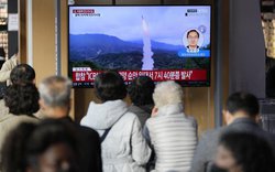 Triều Tiên liên tiếp thực hiện các vụ phóng tên lửa