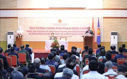 Thủ tướng Phạm Minh Chính gặp gỡ cộng đồng người Việt Nam tại Campuchia