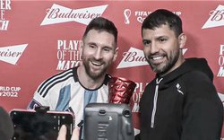 Messi muốn nhường giải xuất sắc nhất cho Julian Alvarez mà không được