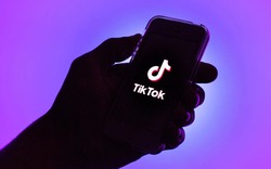 TikTok đang thử nghiệm chế độ toàn màn hình ngang, một động thái khiến YouTube phải dè chừng