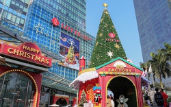 Đi tìm mùa Giáng sinh rực rỡ tại nhà máy sản xuất hạnh phúc Lotte Department Store