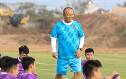 Chưa chốt danh sách dự AFF Cup 2022, HLV Park Hang-seo chờ Phan Văn Đức và Bùi Tiến Dũng