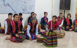 Quảng Bình: Nghệ nhân trao truyền văn hoá dân gian cho lớp trẻ dân tộc Bru – Vân Kiều