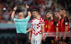 Cầu thủ Croatia bị bắt việt vị bán tự động, sao trọng tài còn phải xem VAR?