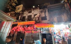 Cháy lớn tại nhà dân trên phố cổ Hà Nội ngay trong đêm