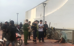 Cảnh sát kịp cứu thanh niên trầm cảm nhảy cầu Thuận Phước 