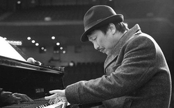 Sự nghiệp đáng nể của cố nhạc sĩ Phú Quang: Viết hơn 1000 ca khúc, tự chỉ huy dàn nhạc