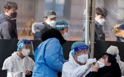 Ca nhiễm tăng cao, người dân Hàn Quốc tự điều trị Covid-19 tại nhà