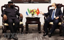 Tổng thống Sierra Leone và phu nhân bắt đầu thăm chính thức Việt Nam