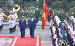 Tổng thống Sierra Leone đánh giá cao kết quả ứng phó với đại dịch Covid-19 và khôi phục kinh tế của Việt Nam