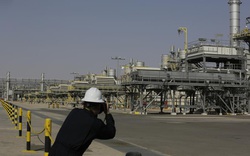  Saudi Arabia cảnh báo không chịu trách nhiệm nguồn cung dầu toàn cầu