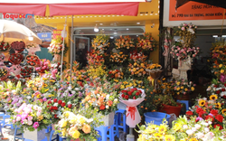 Thị trường hoa mùng 8-3: Nhộn nhip nhưng sức mua đã giảm so với mọi năm
