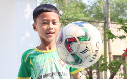 Gặp cậu bé 8 tuổi tâng bóng 2.800 lần khiến David Beckham phải thốt lên kinh ngạc
