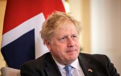 Khắp nước Anh bỏ phiếu: Kịch bản 'nguy hiểm' cho Thủ tướng Johnson