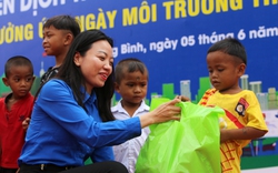 Quảng Bình: Màu áo xanh tình nguyện đến với bà con biên giới